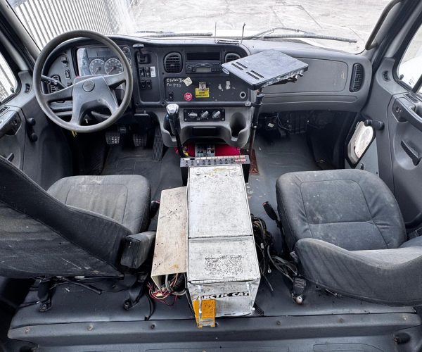 2005-FREIGHTLINER-CREW-CAB-W-PALFINGER-017