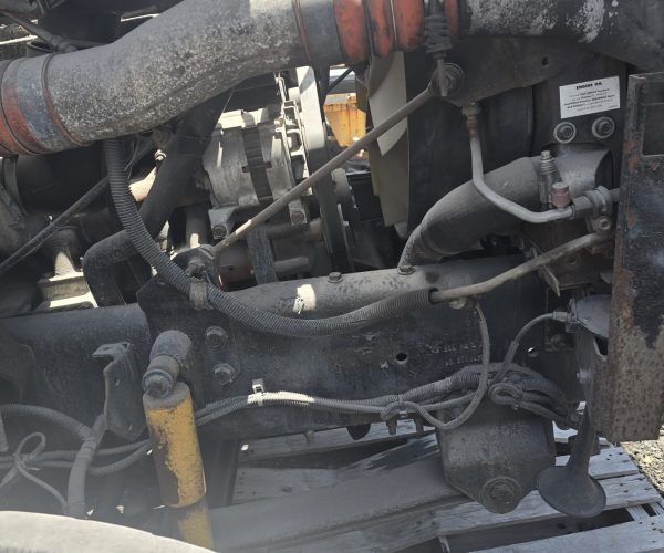 2005-INTERNATIONAL-BOX-TRUCK-26-LONG-WITH-ALUMINUM-LIFT-GATE-016