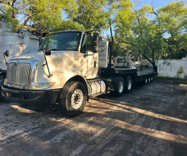2005 INTERNATIONAL DAY CAB TANDEM AXLE TRUCK W WET 004