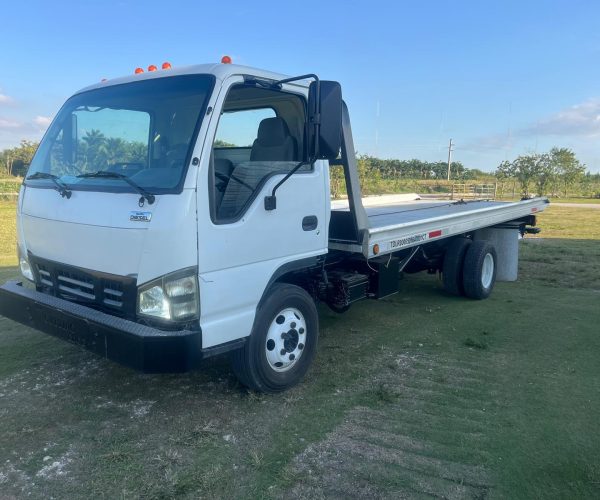 2005 ISUZU TOW TRUCK FLAT BED & WHEEL LIFT 18FT LONG FLAT ( 2 CARS) 002