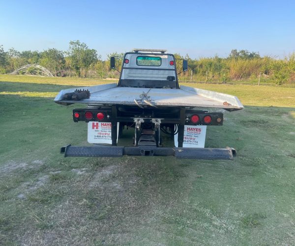 2005 ISUZU TOW TRUCK FLAT BED & WHEEL LIFT 18FT LONG FLAT ( 2 CARS) 005