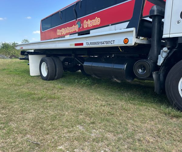 2005-ISUZU-TOW-TRUCK-FLAT-BED-WHEEL-LIFT-18FT-LONG-FLAT-2-CARS-011