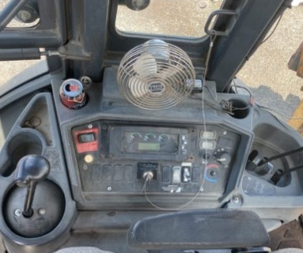 2005 JOHN DEERE 410G BACKHOE 4X2 ENCLOSED CAB, 93 IN LOADER BUCKET 006