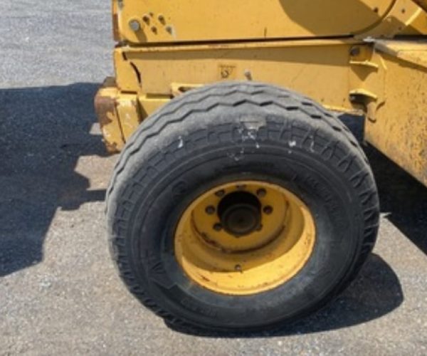 2005 JOHN DEERE 410G BACKHOE 4X2 ENCLOSED CAB, 93 IN LOADER BUCKET 015