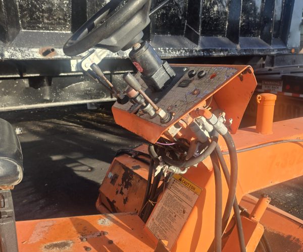 2005 LAY-MOR 8HC SWEEPER BROOM, KUBOTA DIESEL, ROPS, CANOPY 003