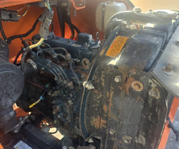 2005 LAY-MOR 8HC SWEEPER BROOM, KUBOTA DIESEL, ROPS, CANOPY 009