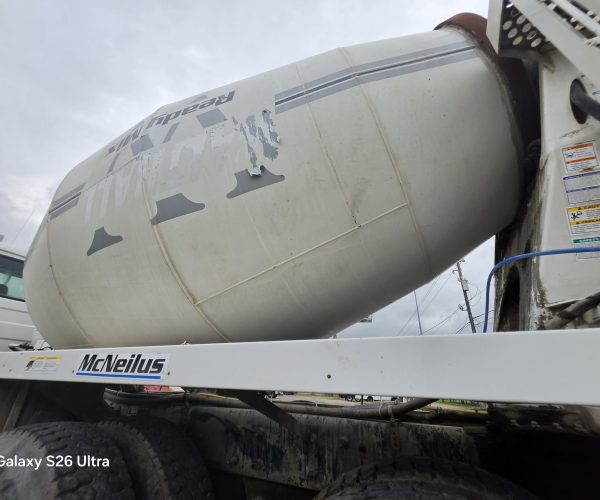 2005 MACK GU713 READY MIX CONCRETE MIXER TRUCK 011