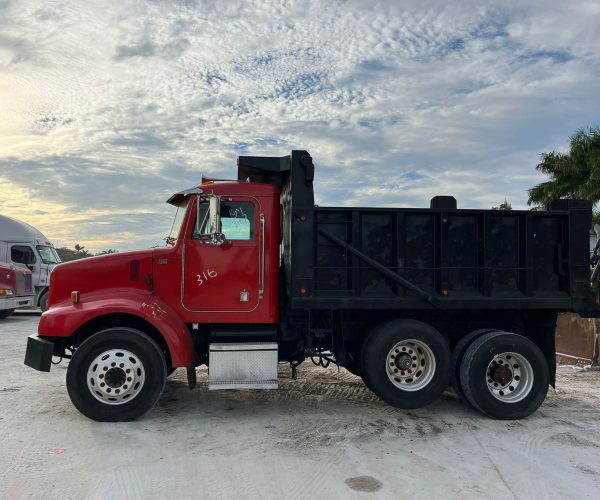 2005 PETERBILT 330 DUMP TRUCK TANDEM AXLE WLIFT AXLE 004