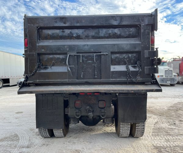 2005 PETERBILT 330 DUMP TRUCK TANDEM AXLE WLIFT AXLE 010