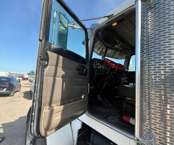 2005 PETERBILT 357 DUM TRUCK TRI-AXLE 006