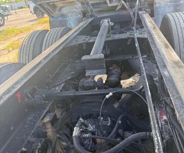 2005 PETERBILT 357 DUM TRUCK TRI-AXLE 014