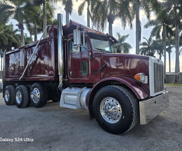 2005 PETERBILT 357 TRI AXLE DUMP TRUCK W STEERABLE THIRD AXLE FACTORY DOUBLE POWER STEERING 001