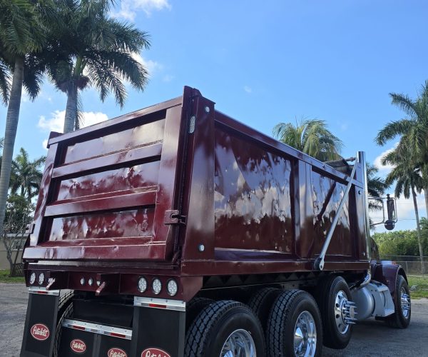 2005 PETERBILT 357 TRI AXLE DUMP TRUCK W STEERABLE THIRD AXLE FACTORY DOUBLE POWER STEERING 003