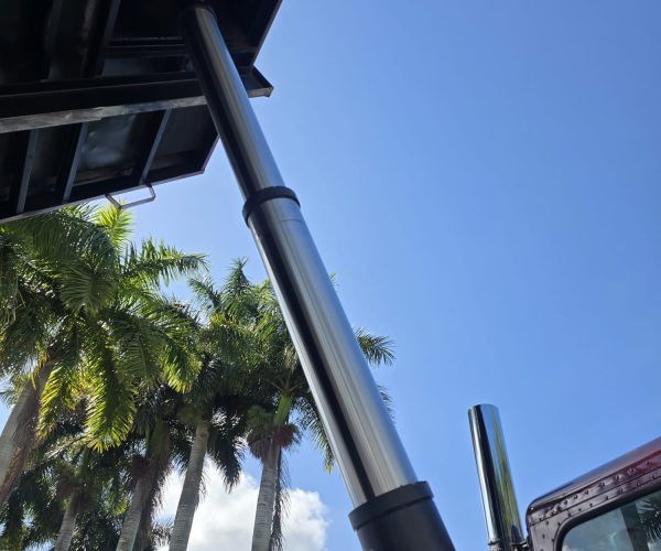 2005 PETERBILT 357 TRI AXLE DUMP TRUCK W STEERABLE THIRD AXLE FACTORY DOUBLE POWER STEERING 005