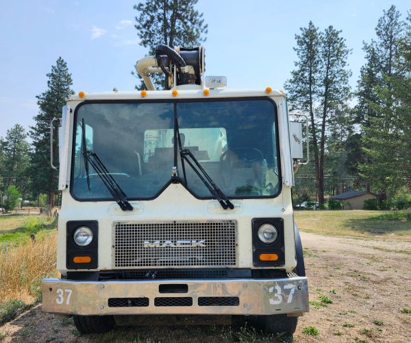 2005 SCHWING 32M CONCRETE PUMP MOUNTED 002