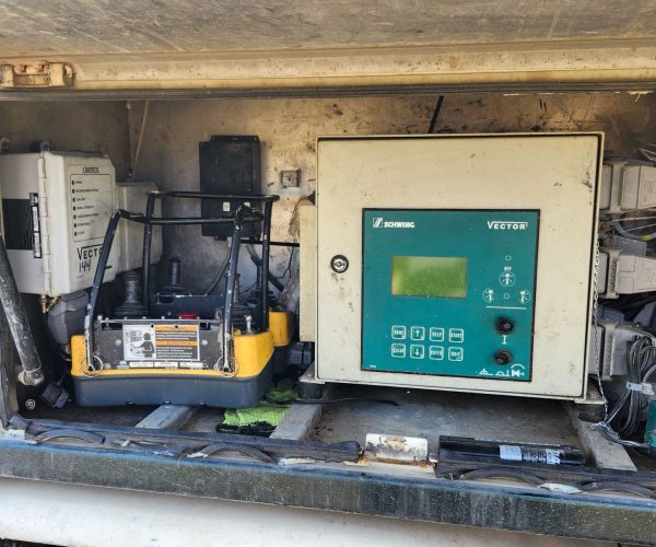 2005 SCHWING 32M CONCRETE PUMP MOUNTED 011