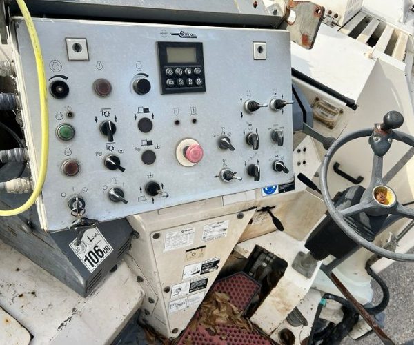 2005 WIRTGEN W120F COLD PLANER 005