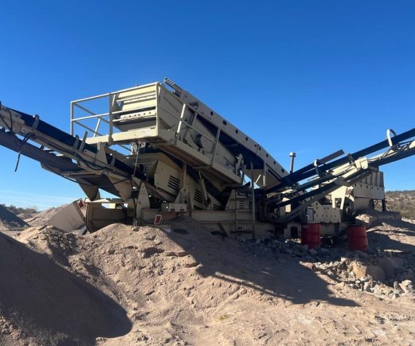 2006 ASTEC 2 DECK SCREEN MOBILE SCREENING PLANT TWO DECK SCREEN & GRIZZLY FEEDER 001