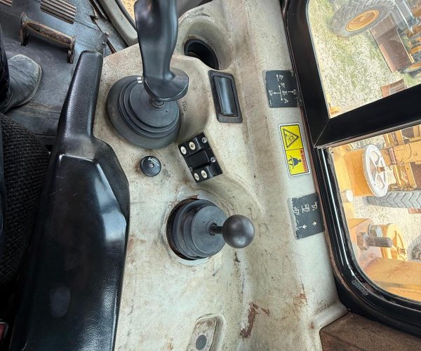 2006 CATERPILLAR D6R III DOZER MULTI SHANK RIPPER ENCLOSED CAB AC HEATER 016
