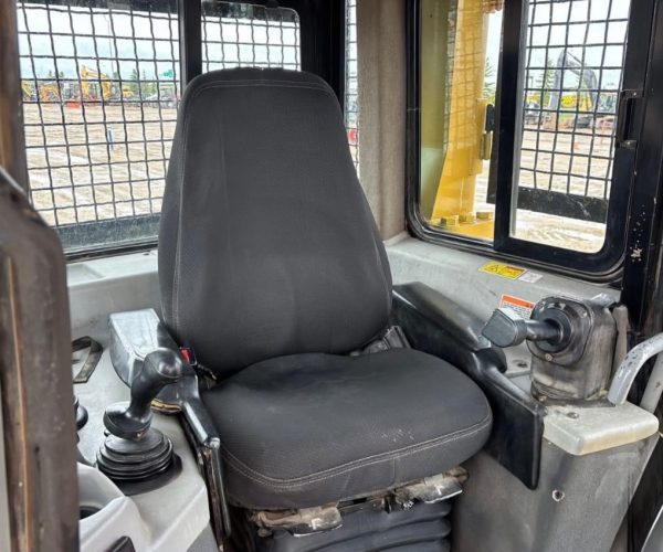 2006 CATERPILLAR D7R DOZER WITH ENCLOSED CAB & AC & SINGLE 004