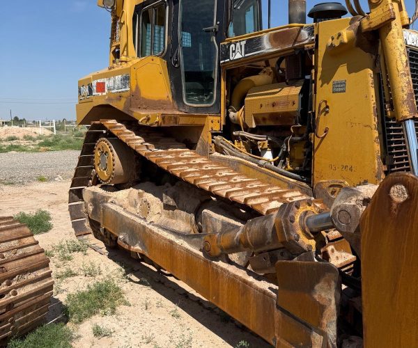 2006 CATERPILLAR D8R DOZER WITH RIPPER ENCLOSED CAB A/C