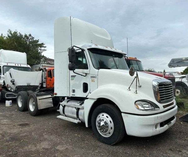 2006 FREIGHTLINER COLUMBIA DAY CAB TANDEM - DETROIT 14L ENGINE 004