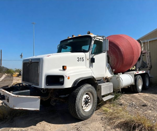 2006 INTERNATIONAL MIXER TRUCK 10 12 YARDS 001