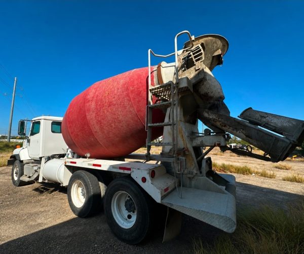 2006 INTERNATIONAL MIXER TRUCK 10 12 YARDS 005