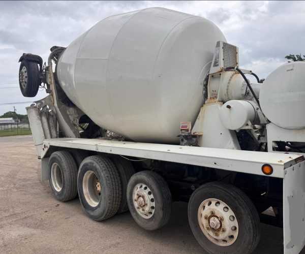 2006 KENWORTH W900 CONCRETE MIXER 11 YARDS 005