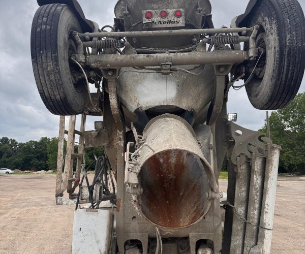 2006 KENWORTH W900 CONCRETE MIXER 11 YARDS 007