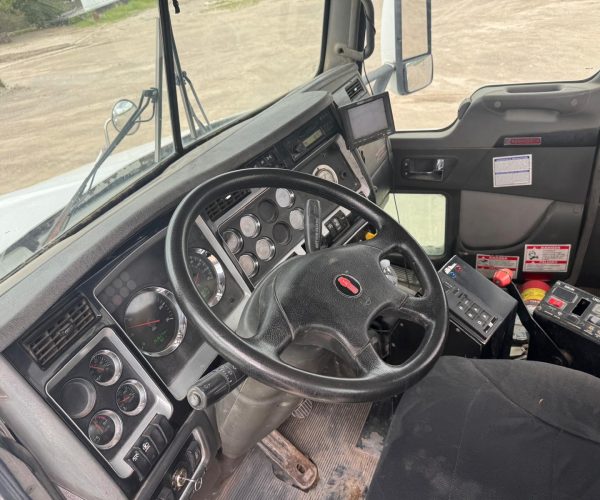 2006 KENWORTH W900 CONCRETE MIXER 11 YARDS 009