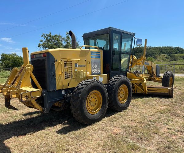 2006 KOMATSU GD555 MOTORGRADER ENCLOSED CAB W PUSH BLOCK & REAR RIPPER 001