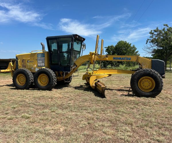 2006 KOMATSU GD555 MOTORGRADER ENCLOSED CAB W PUSH BLOCK & REAR RIPPER 002