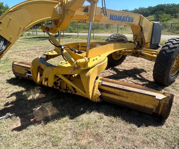 2006 KOMATSU GD555 MOTORGRADER ENCLOSED CAB W PUSH BLOCK & REAR RIPPER 005