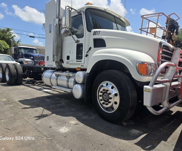2006 MACK GRANITE EXTENDED CAB & SLEEPER DOUBLE WET LINE KIT & DOUBLE 002