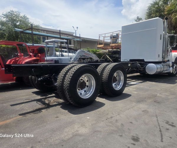 2006 MACK GRANITE EXTENDED CAB & SLEEPER DOUBLE WET LINE KIT & DOUBLE 006