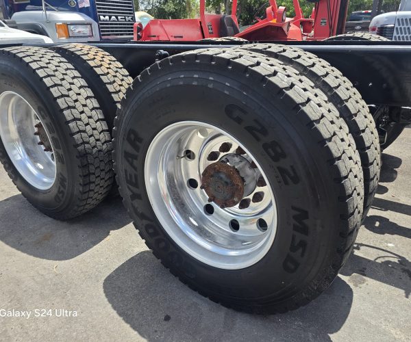 2006 MACK GRANITE EXTENDED CAB & SLEEPER DOUBLE WET LINE KIT & DOUBLE 018