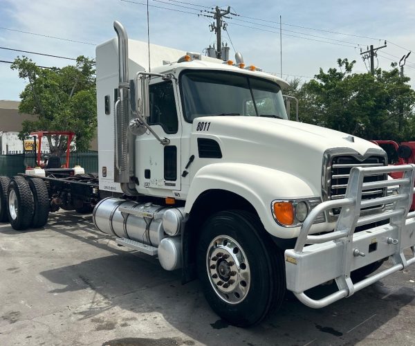 2006 MACK GRANITE EXTENDED & SLEEPER CAB DOUBLE CHASSIS 001
