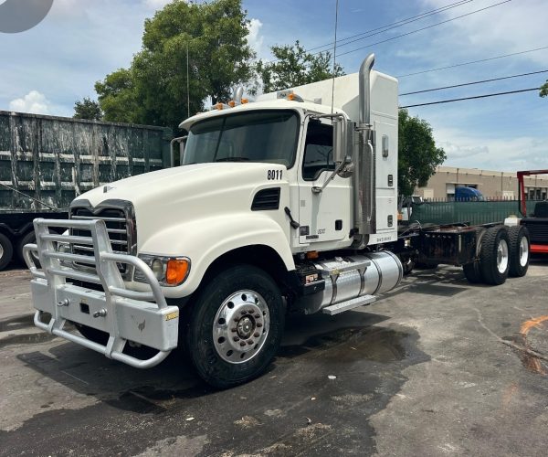 2006 MACK GRANITE EXTENDED & SLEEPER CAB DOUBLE CHASSIS 002