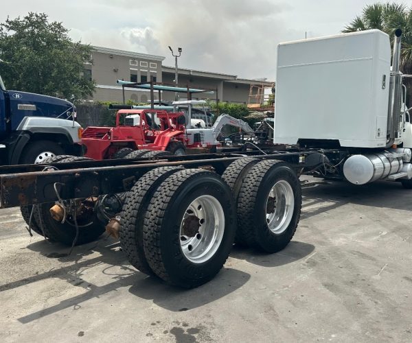 2006 MACK GRANITE EXTENDED & SLEEPER CAB DOUBLE CHASSIS 003