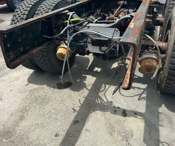 2006 MACK GRANITE EXTENDED & SLEEPER CAB DOUBLE CHASSIS 011
