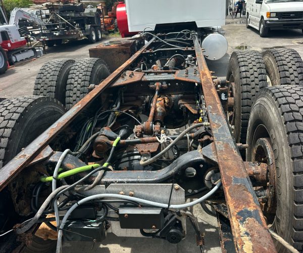 2006 MACK GRANITE EXTENDED & SLEEPER CAB DOUBLE CHASSIS 013