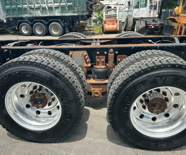 2006 MACK GRANITE EXTENDED & SLEEPER CAB DOUBLE CHASSIS 014