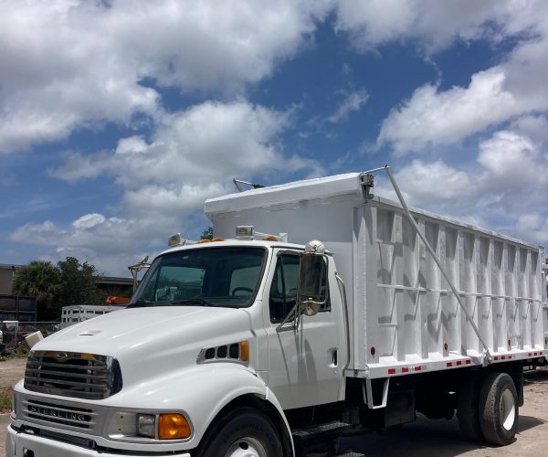 2006 STERLING DUMP TRUCK SINGLE AXLE 001