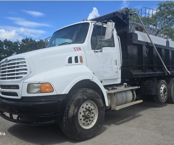 2006 STERLING DUMP TRUCK TRI-AXLE DETROIT 12.7 ENGINE & 8LL TRANSMISSION 002