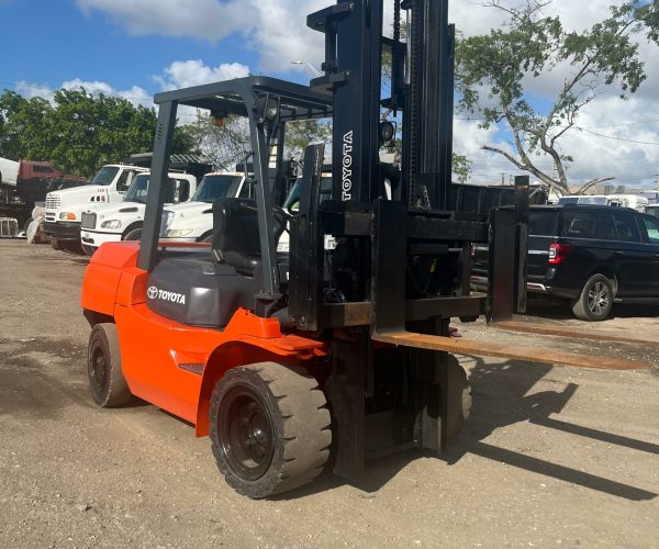 2006 TOYOTA 7FDU35 HEAVY DUTY DIESEL FORKLIFT 001