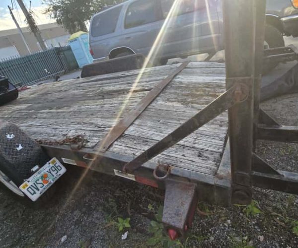 2006 UTILITY TANDEM TRAILER WITH RAMPS 004
