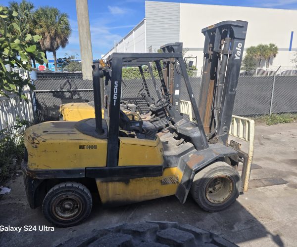 2006 YALE GDP100 DIESEL FORKLIFT 10,000 LB CAPACITY MAST 2 STAGE NUEVAS 001