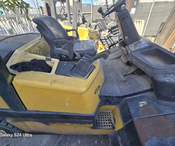 2006 YALE GDP100 DIESEL FORKLIFT 10,000 LB CAPACITY MAST 2 STAGE NUEVAS 002