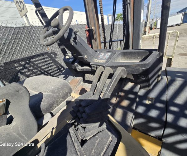 2006 YALE GDP100 DIESEL FORKLIFT 10,000 LB CAPACITY MAST 2 STAGE NUEVAS 011